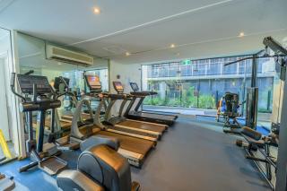 Spacious Apartment in Prime Southbank Location - 3