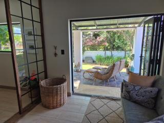 Hibiscus at Bougainvillea House - 5