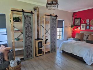 Hibiscus at Bougainvillea House - 6