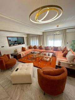 Spacieux duplex 3 chambres - Piscine et parking - 0