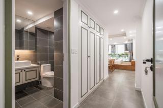 BRAND NEW Modern Style Studio - 2