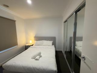 Stunning 4 X Bed Holiday Home In Kalkallo! - 1