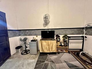 Haad Rin Confidence Cave Rest After the Rave - 6