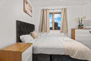 STYLISH RETREAT- 2 bed city centre apartment - 6