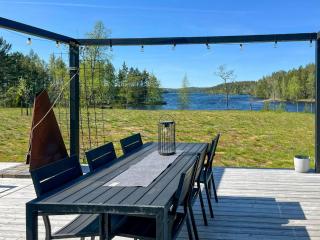 Lake Cottage With Sunsets Over Försjön - 6
