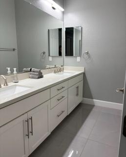 Spacious 5 BDRM 4 BTH with Pool & Spa - 1