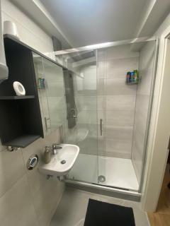 New komplett möblierte Wohnung-Zentral - 2