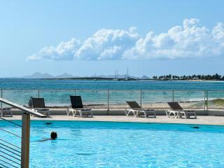 Top floor unit 520 ft2 - 48 m2 with stunning dominant view on ocean, St Barth, Orient Bay - Orient Bay - 2