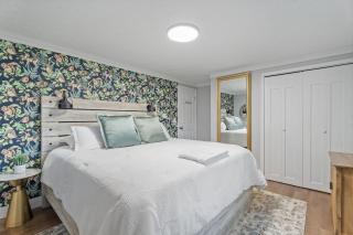 Near Ithaca! Hot Tub! LRG Home! Sleeps 10 Dogs ok! - 8