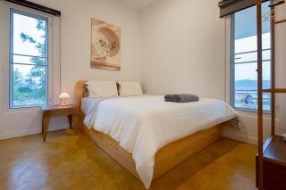 Baan White House At Mine Hills Zone2 - 4