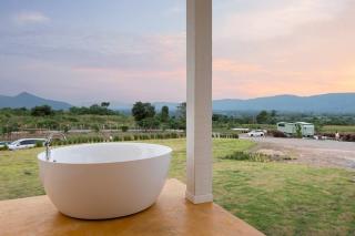 Baan White House At Mine Hills Zone2 - 2