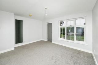 Newly Refurbished One Bedroom Ground Floor Flat - 2