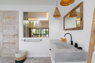 Villa Ruta II - Luxury 2BR Tropical Villa next to Luna Beach Club and Nyanyi beach - 3