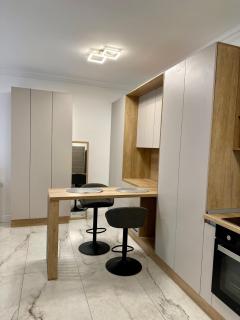 Ground Floor Studio - 3