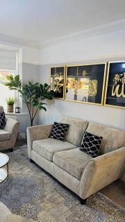 Elegant 4BR Home: Stylish Comfort Retreat - 8