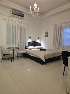 Pinsker Apartments - 0