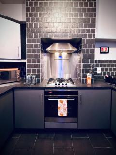 The Duff 1 Bed Flat Walk to Marina Shops and Train - 9