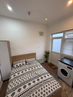 Comfort Studio In Wembley - 3