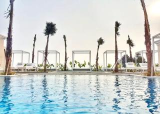 Art Deco Lux Apartment with Mountain View - 0