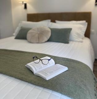 Athens Praxitelous Vibes & Nest - 0