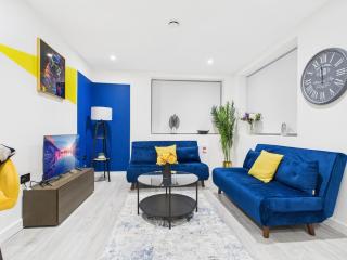 Radiant & Modern, 2 Bedroom, Sleeps 8 - 7