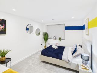 Radiant & Modern, 2 Bedroom, Sleeps 8 - 1