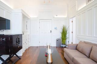 Shanghai's Old Nest - Donglai Building - Apartments within a Protected Building - 5