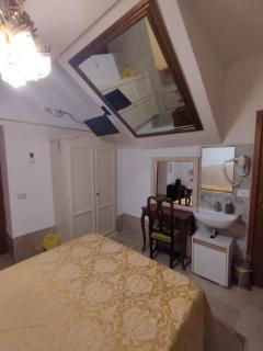 Alloggi Acquavita - checkin at "Alloggi SS Giovanni e Paolo" - 7