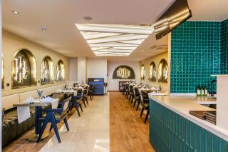 Elysian Airport Hotel & Restaurant - 5