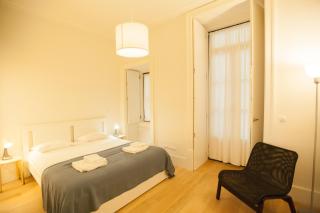 FLH Downtown Central Minimalist Apartment - 8