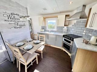 Modern 6 Berth Caravan At Ty Mawr Holiday Park, North Wales Ref 86018C - 3