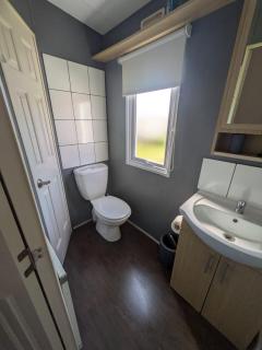 Modern 6 Berth Caravan At Ty Mawr Holiday Park, North Wales Ref 86018C - 1