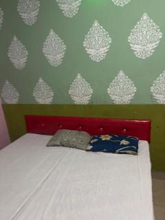 Hotel golden night - 0