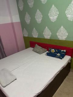 Hotel golden night - 3