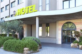 B&B HOTEL Bologna - 9