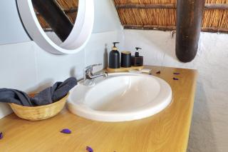 Emathulini Holiday Home - 1