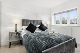 Stylish 3-Bed House in Newton-le-Willows - Private Parking & Garden - 7