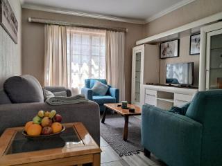 Sunflower Stables Cottage in the Garden - 1