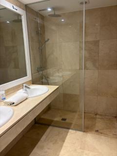 Stunning 2 Bed Beach Apartment - 5