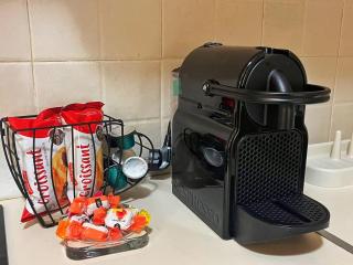 Alimos Skyline Balcony Home - 5