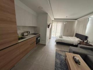 A Modern Studio for Larnaca Central Stay - 5