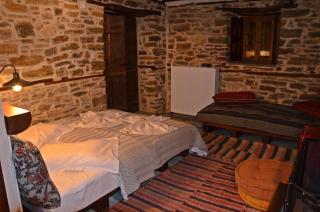 Fyloma Villa With 5 Bedrooms - Lafkos - 9