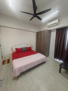 By The Sea Beach Front and Seaview Apartment - 8