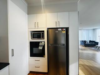 Central Melbourne 2BR Balcony Apartment - 4