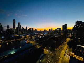 Central Melbourne 2BR Balcony Apartment - 2
