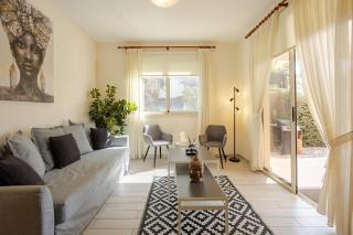 Luxury Pool Villa in Paphos Coral Bay - 3