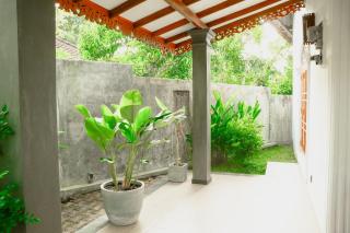 Parrot Porch Hostels - 1