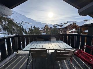 3 chambres ARC 1950 - derrnier étage avec cheminée- 8 personnes - 3