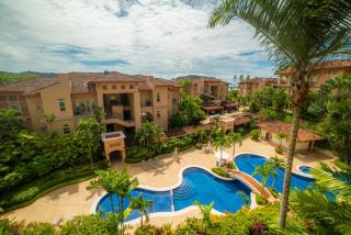 Bella Vista 2B Bedr 3 1 and a half bath Pool View - 9