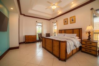 Bella Vista 2B Bedr 3 1 and a half bath Pool View - 1